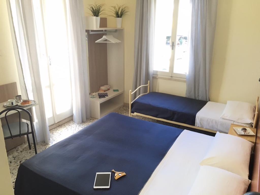 Hotel Byron Solo Per Giovani ริชโชเน ภายนอก รูปภาพ