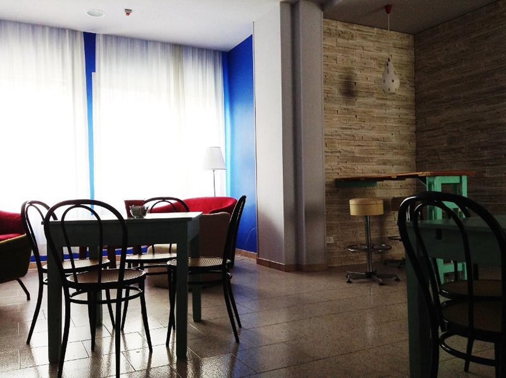 Hotel Byron Solo Per Giovani ริชโชเน ภายนอก รูปภาพ